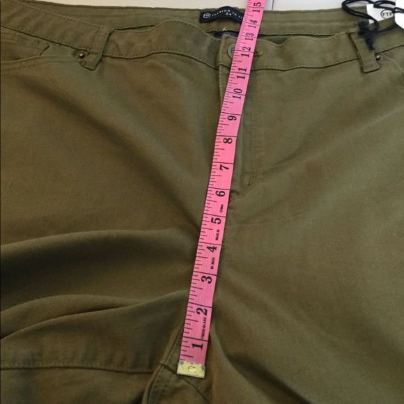 Fashion To Figure Plus Size 24 Skinny Denim Jeans - Picture 7 of 8